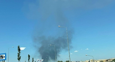 Konya'da korkutan yangın. Boya fabrikasındaki yangına müdahale ediliyor