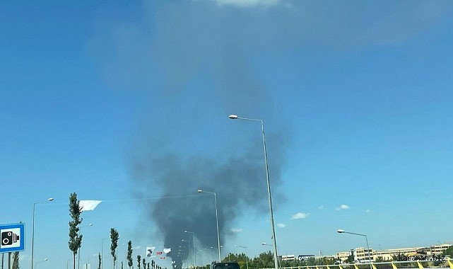 Konya'da korkutan yangın. Boya fabrikasındaki yangına müdahale ediliyor