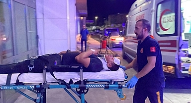 Motosikleti deviren genç az daha canından oluyordu, tedavisi sürüyor.