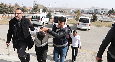 Yardım için gittiği Hatay'da enkazdan polisin tabancasını çalan zanlı tutuklandı