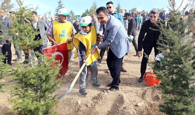 BAŞKAN KALAYCI “GELECEĞE NEFES CUMHURİYETE NEFES” FİDAN DİKME PROGRAMINA KATILDI