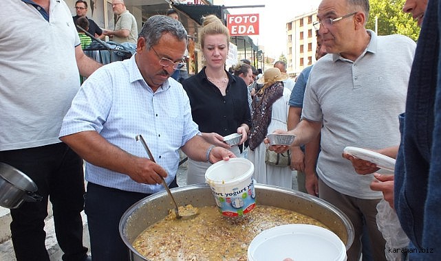 Karaman Esnaf Odaları Birliği'nden aşure ikramı
