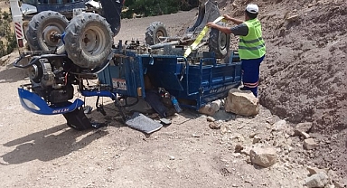 Devrilen tarım aracının sürücüsü hayatını kaybetti