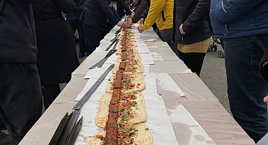 Ankara'da 106 metre Adana kebabı ikram edildi