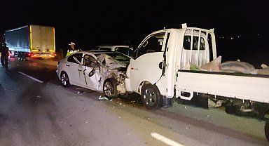 Bursa'da 3 aracın karıştığı kazada polis memuru çift yaralandı