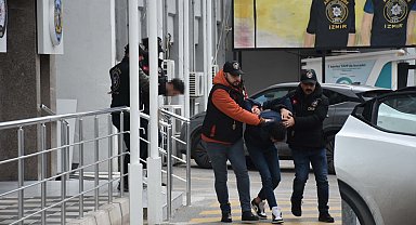 Çeşme'de 3 kişinin öldüğü kavganın şüphelileri adliyede