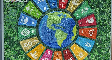 DeFacto, atık malzemelerden üretilen sanat eserlerini COP29'da sergiledi