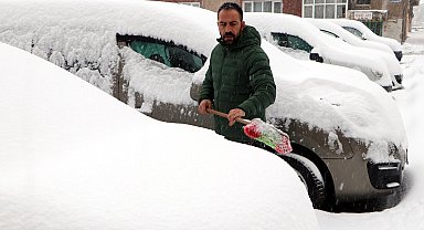Erzurum'da kar yağışı; 1133 yerleşim yeri kapandı; okullar tatil