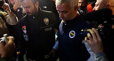 Fenerbahçe kafilesi, Kayseri'de coşkuyla karşılandı