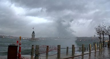 İstanbul - İstanbul'da sağanak yağmur etkili oldu-1