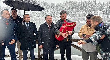 Karagöl'de kar eşliğinde turizm toplantısı