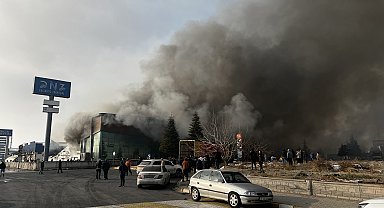 Kayseri'de mobilya fabrikasında yangın