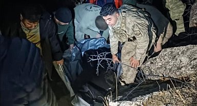 Otomobil şarampole devrildi; öğretmen öldü, 2 kişi yaralandı