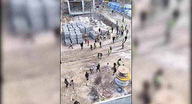 Şanlıurfa'da inşaat işçilerinin taşlı, sopalı kavgası kamerada