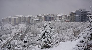 Şırnak'ta 1 belde ile 7 köy yolu kardan kapandı