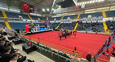 Trabzonspor'da Başkan Ertuğrul Doğan ve yönetim kurulu, mali ve idari yönden ibra edildi