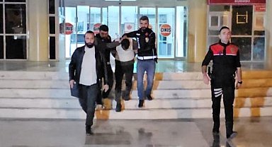 Yalnız yaşayan kadın, boğazından bıçaklanarak öldürüldü