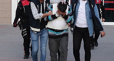 'Karar bekliyordum, akrabalarım uzun yoldan geldi' diyen sanığa hakimden tepki