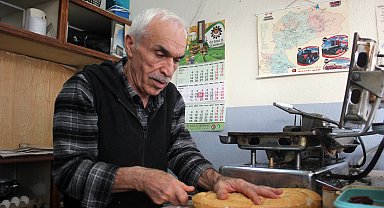 40 yıllık esnaf; tostu 10 TL'ye satıyor