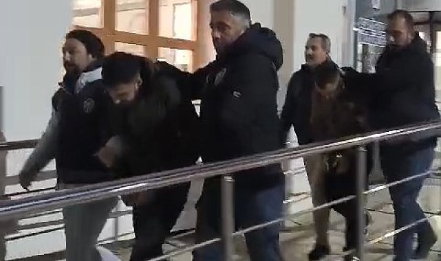 Almanya milli takımında da oynayan eski basketbolcunun altın madalyalarını çaldılar