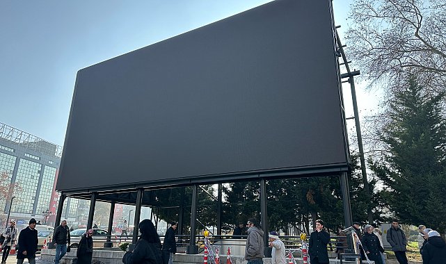 Ankara'da sit alanına dikilen reklam panosuna inceleme