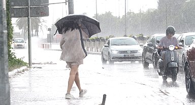 Antalya'da 'çok kuvvetli sağanak' uyarısı