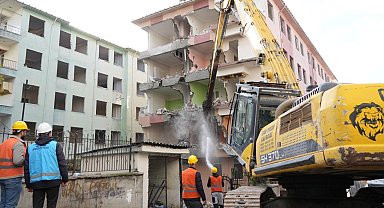 Bahçelievler'deki 6 sitede kentsel dönüşüm için ilk kepçe vuruldu