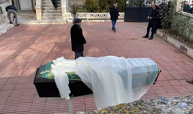 Baygın bulunup, hastanede ölen kadın toprağa verildi; eşi sorguda