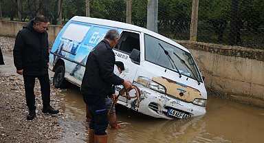 Bodrum'da sağanak; cadde ve sokaklar göle döndü