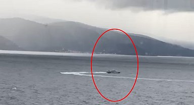 BUDO'nun 14 seferi iptal edildi; deniz otobüsünün dalgalarla mücadele ettiği anlar kamerada