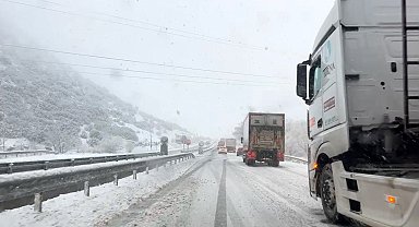 Burdur'da kar yağışı ulaşımı aksattı