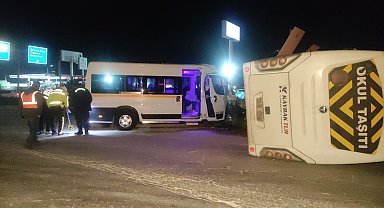 Bursa'da 2 işçi servisi çarpıştı: 20 yaralı