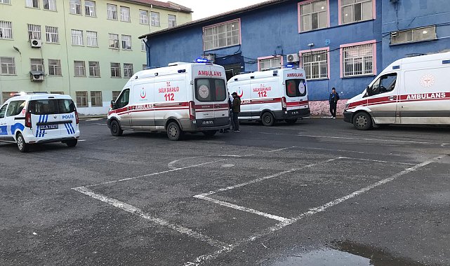 Diyarbakır'da 34 öğrenci, gıda zehirlenmesi şüphesiyle hastaneye kaldırıldı