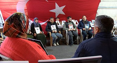 Diyarbakır'da evlat nöbetindeki aileler yeni yılda umutla çocuklarını bekliyor