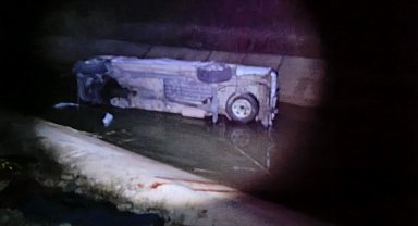 Diyarbakır'da su kanalına düşen otomobilde 3'ü ağır 4 kişi yaralandı