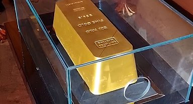Dünyanın en büyük altın külçesi Guinness Rekorlar Kitabı'na girdi
