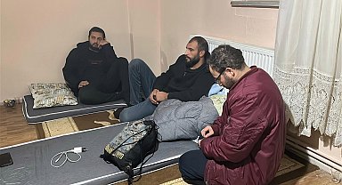 Edirne'de apartmanın bodrum katında 5 kaçak göçmen yakalandı