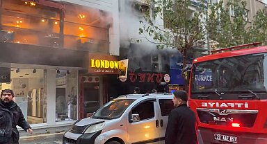 Elazığ'da, dönerci dükkanında baca yangını