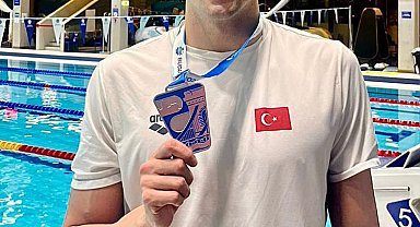 Emre Sakçı'dan Dünya Kısa Kulvar Yüzme Şampiyonası'nda gümüş madalya