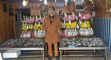 Evde çıkan ve sokağa taşan tartışmada iş arkadaşını bıçakla öldürdü