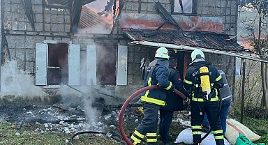 Giresun'da 2 katlı evde yangın; 1 ölü, 1 yaralı