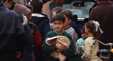 İHH, Suriye'ye 60 TIR dolusu insani yardım malzemesi gönderdi