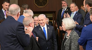 İsrail'de yolsuzlukla yargılanan Netanyahu, hakim karşısına çıktı