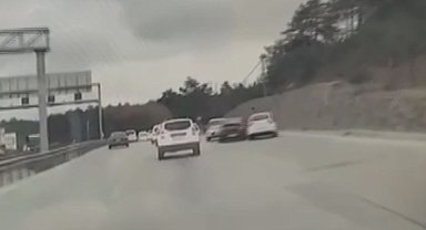 İstanbul - Arnavutköy'de trafikte 'makas' atarken kazaya sebep oldu