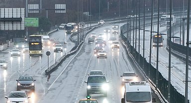 İstanbul - Bahçelievler'de sağanak yağış etkili oluyor - 1