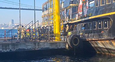 İstanbul- Beylerbeyi sahilinde tur teknesinde yangın -1
