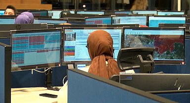 İstanbul - İstanbul Valisi Gül 112 Acil Çağrı Merkezi'ni ziyaret etti