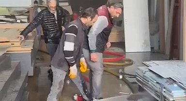İstanbul - Küçükçekmece'de marangoz atölyesinde çıkan yangın büyümeden söndürüldü