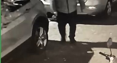 İstanbul - Sultangazi'de park halindeki otomobilin lastiğini patlattı