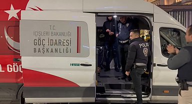 İstanbul -Taksim'de kaçak göçmen denetimi